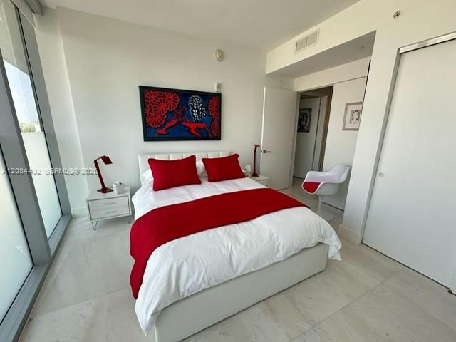 For Rent: $23,000 (3 beds, 3 baths, 1928 Square Feet)