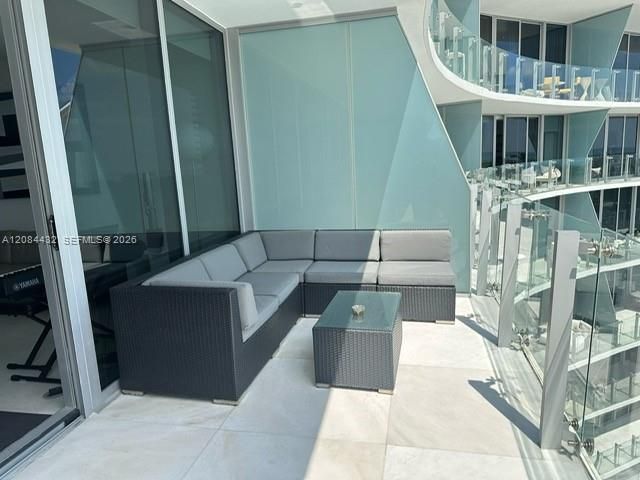For Rent: $23,000 (3 beds, 3 baths, 1928 Square Feet)