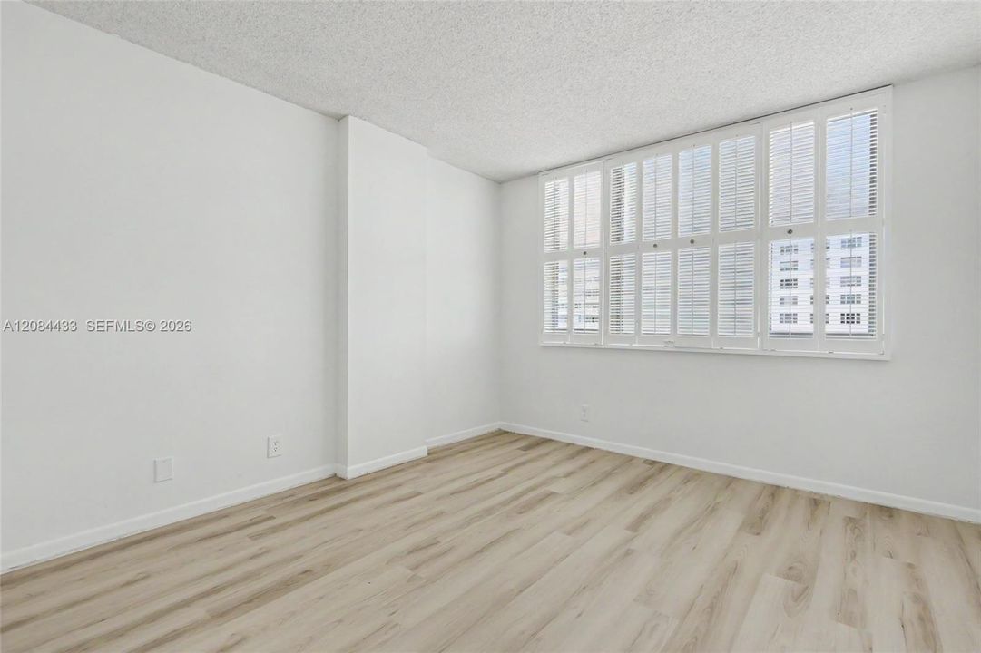 На продажу: $149,000 (2 спален, 2 ванн, 1284 Квадратных фут)