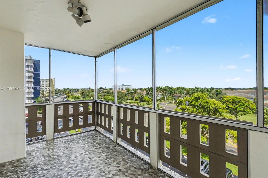 На продажу: $149,000 (2 спален, 2 ванн, 1284 Квадратных фут)