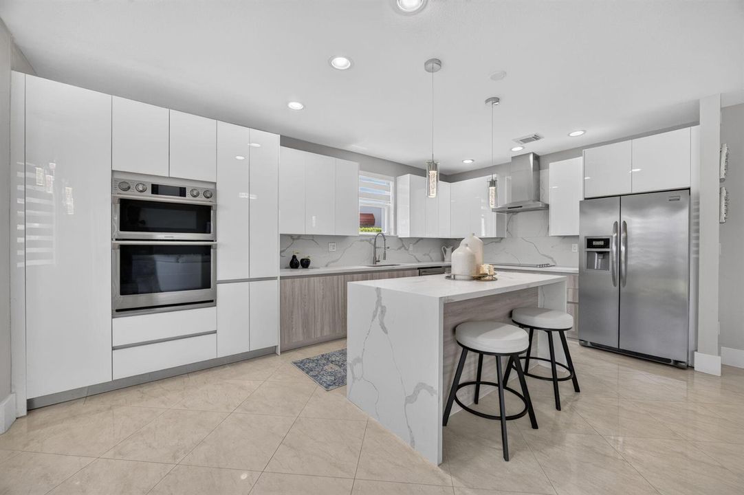 16401 SW 78th Ter Miami, FL, 33193