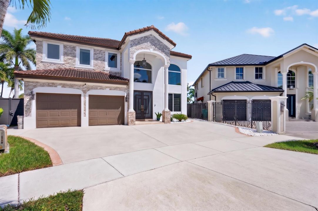16401 SW 78th Ter Miami, FL, 33193