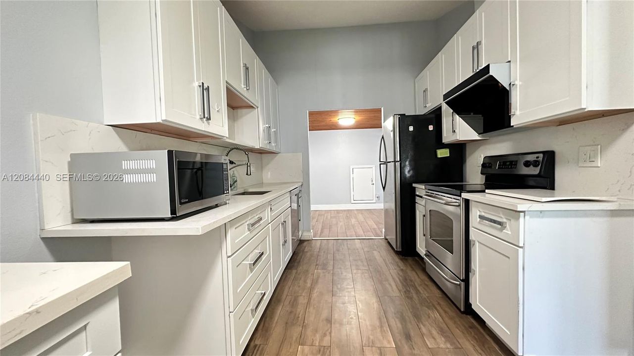 For Rent: $2,200 (2 beds, 2 baths, 1214 Square Feet)
