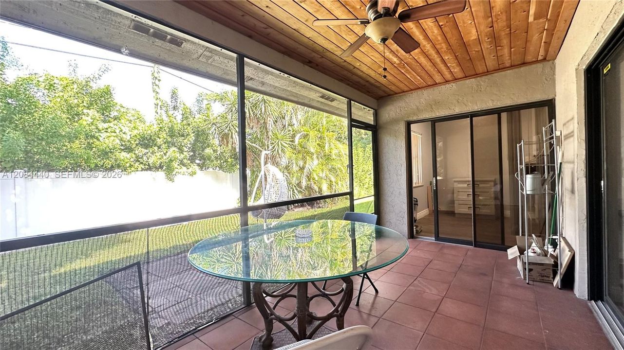 For Rent: $2,200 (2 beds, 2 baths, 1214 Square Feet)