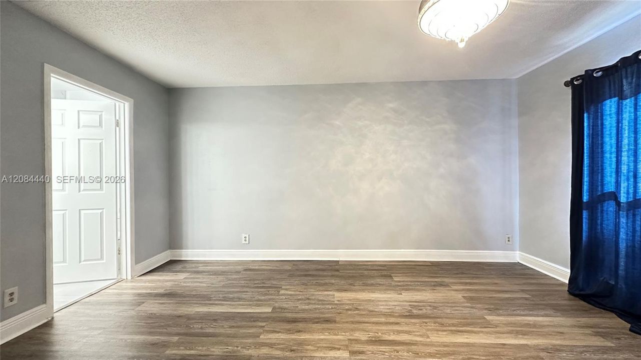 For Rent: $2,200 (2 beds, 2 baths, 1214 Square Feet)