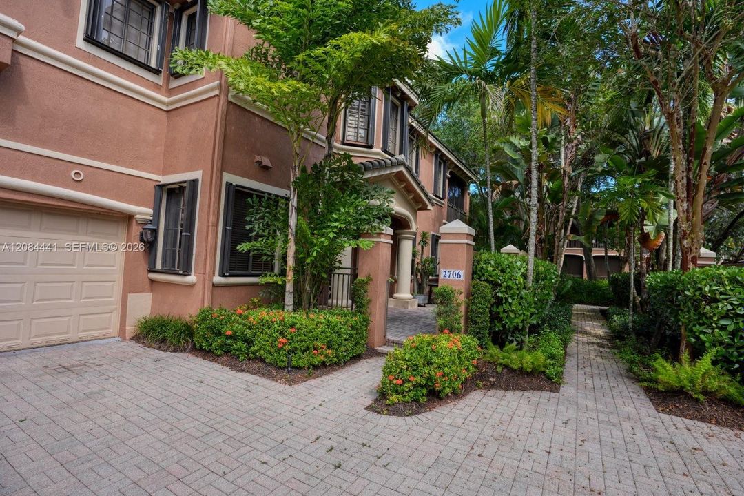 En Venta: $665,000 (3 camas, 2 baños, 1560 Pies cuadrados)