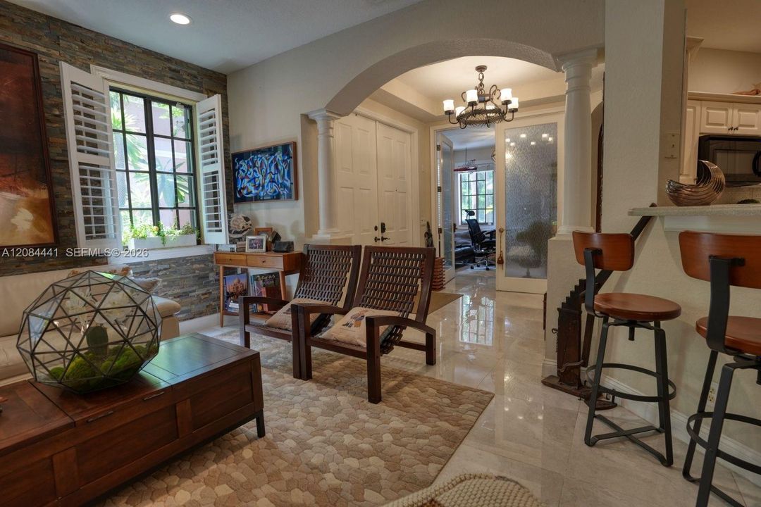 En Venta: $665,000 (3 camas, 2 baños, 1560 Pies cuadrados)