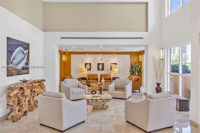 For Rent: $3,500 (2 beds, 2 baths, 1150 Square Feet)