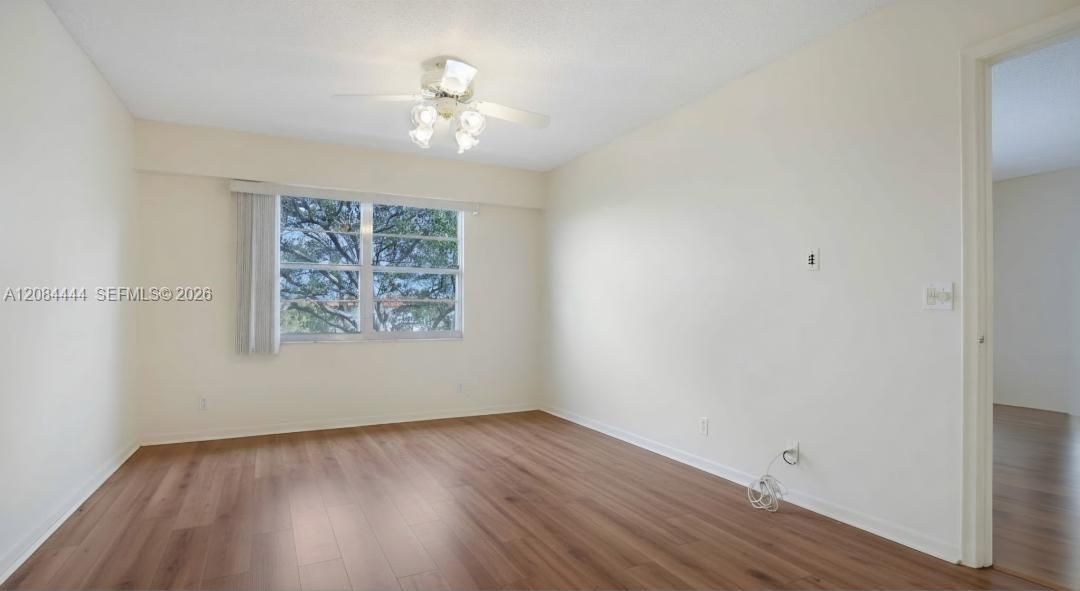 For Sale: $179,900 (2 beds, 2 baths, 1082 Square Feet)