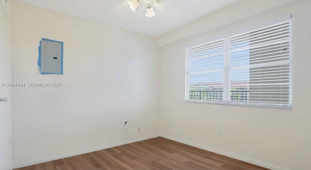 For Sale: $179,900 (2 beds, 2 baths, 1082 Square Feet)