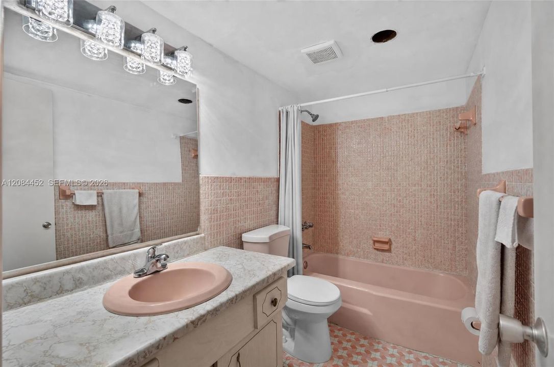 En Venta: $280,000 (2 camas, 2 baños, 1186 Pies cuadrados)