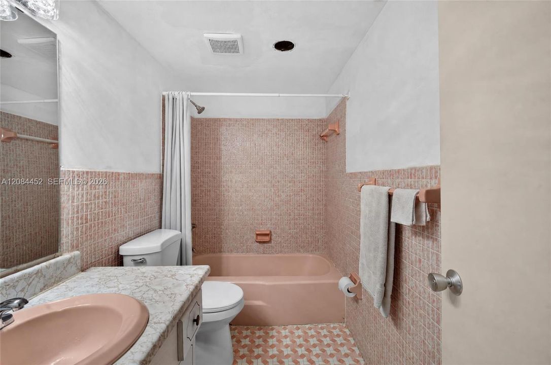 En Venta: $280,000 (2 camas, 2 baños, 1186 Pies cuadrados)
