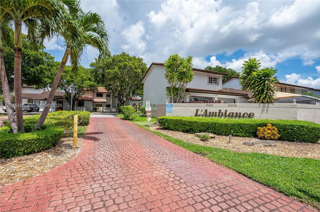 For Sale: $425,000 (3 beds, 2 baths, 1150 Square Feet)
