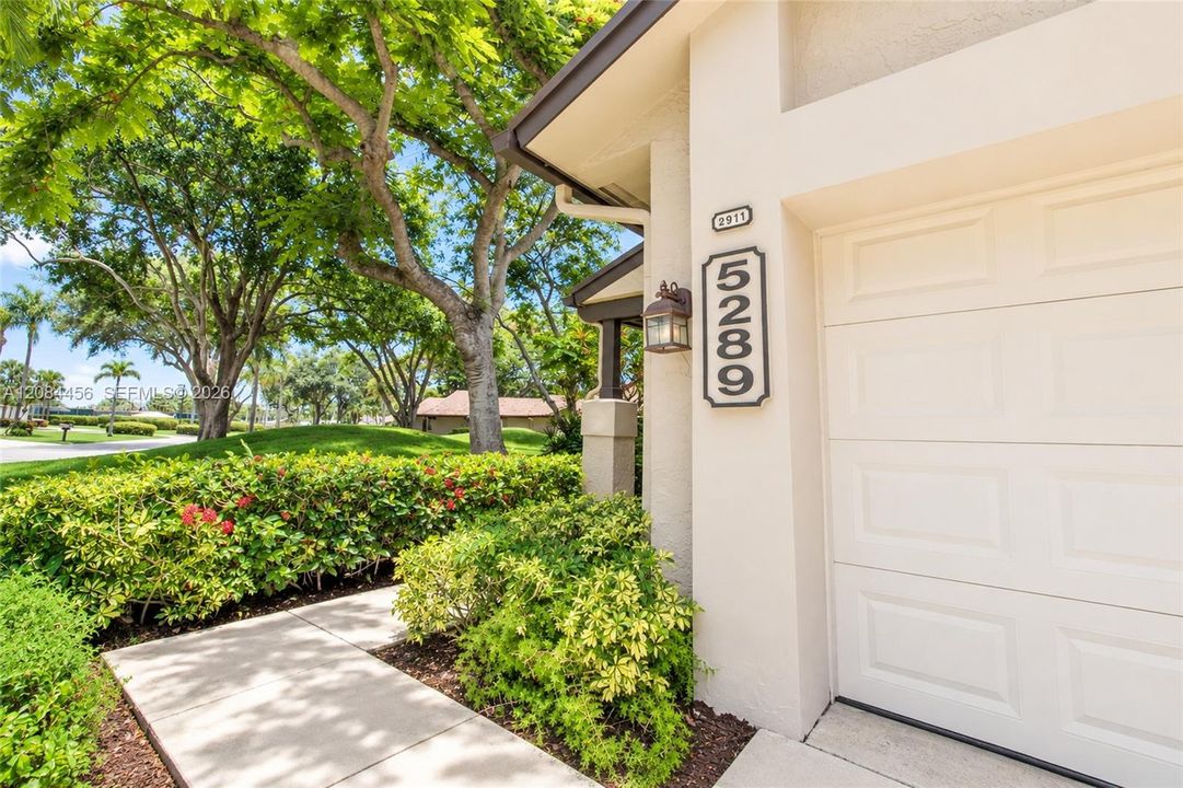 For Sale: $410,000 (3 beds, 2 baths, 1554 Square Feet)