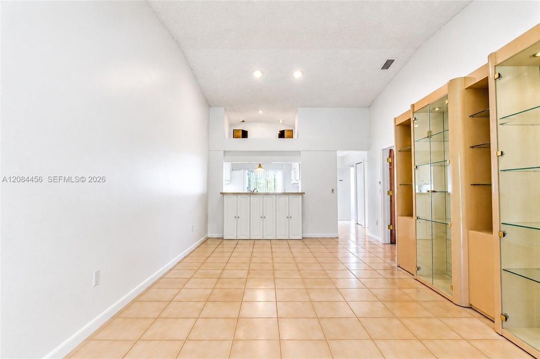 For Sale: $410,000 (3 beds, 2 baths, 1554 Square Feet)