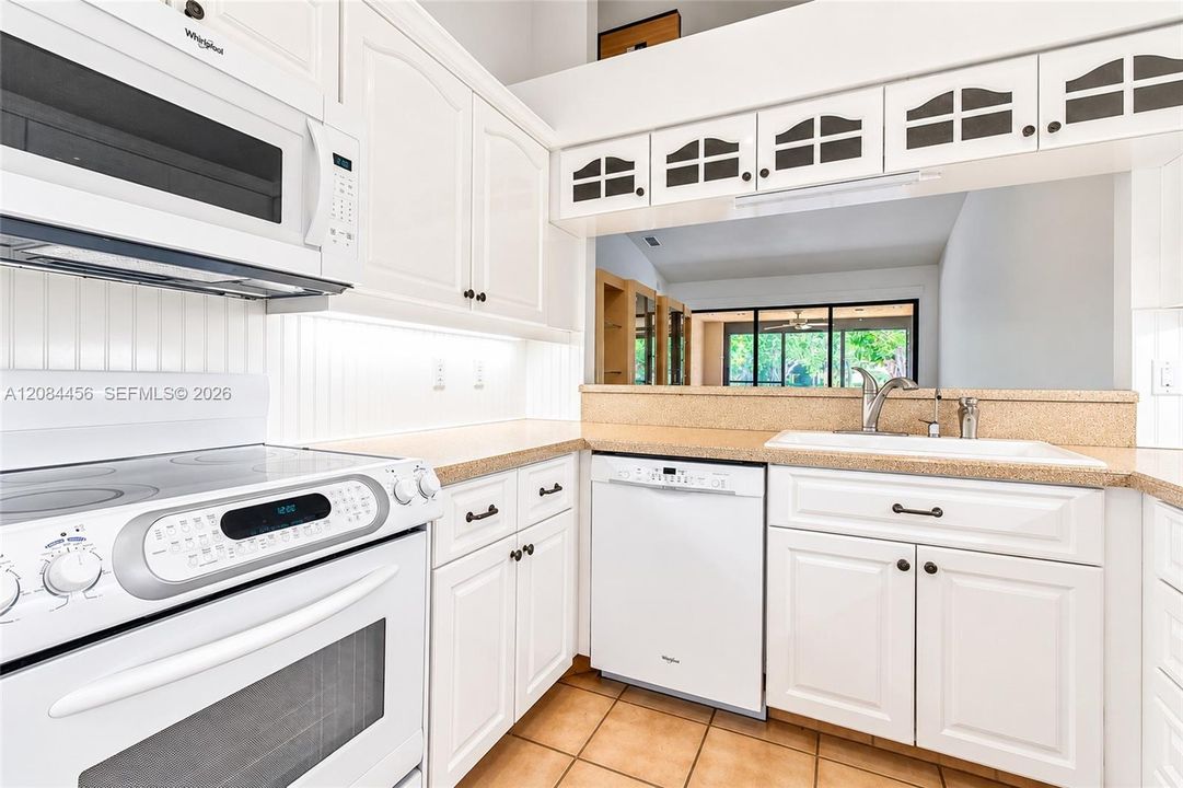 For Sale: $410,000 (3 beds, 2 baths, 1554 Square Feet)