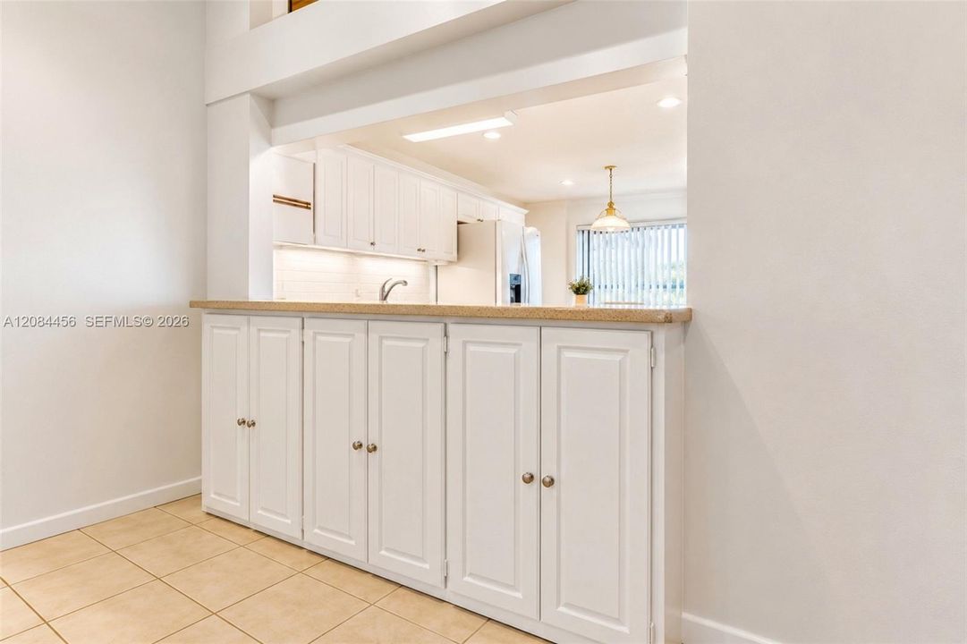 For Sale: $410,000 (3 beds, 2 baths, 1554 Square Feet)
