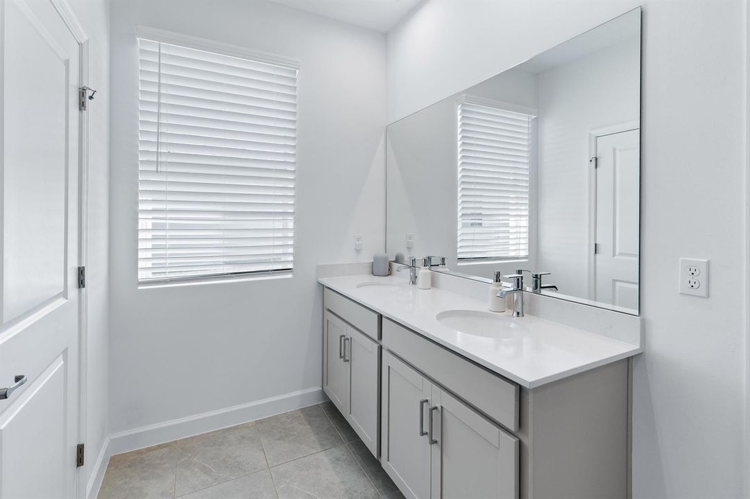 14236 SW Murney Way-34