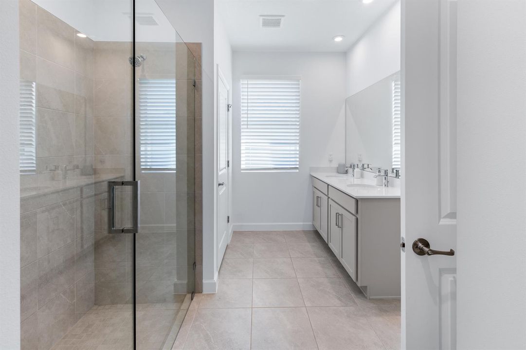 14236 SW Murney Way-32