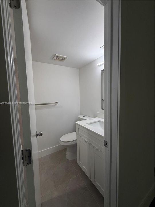 For Rent: $1,990 (2 beds, 2 baths, 900 Square Feet)