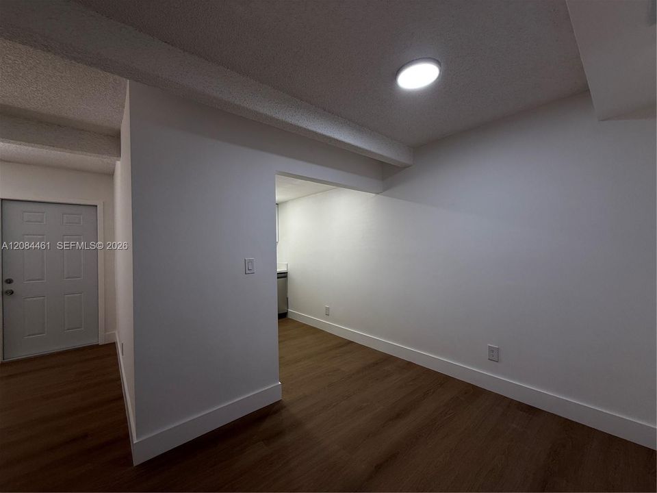 For Rent: $1,990 (2 beds, 2 baths, 900 Square Feet)