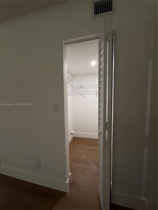 For Rent: $1,990 (2 beds, 2 baths, 900 Square Feet)