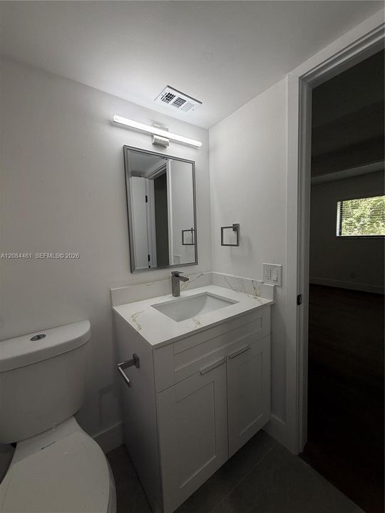 For Rent: $1,990 (2 beds, 2 baths, 900 Square Feet)