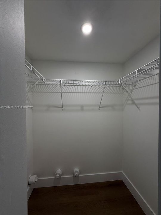 For Rent: $1,990 (2 beds, 2 baths, 900 Square Feet)