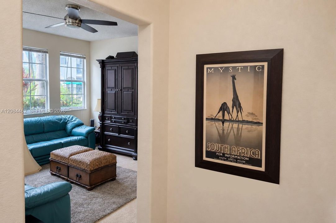 For Rent: $2,150 (1 beds, 1 baths, 960 Square Feet)