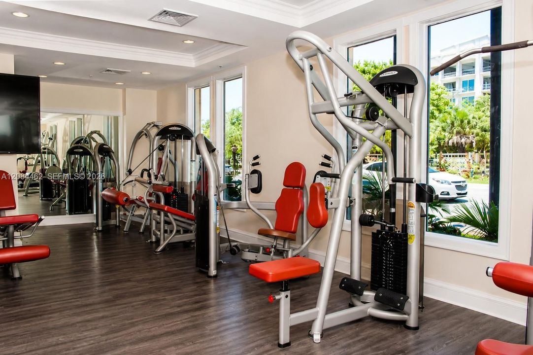 For Rent: $2,150 (1 beds, 1 baths, 960 Square Feet)