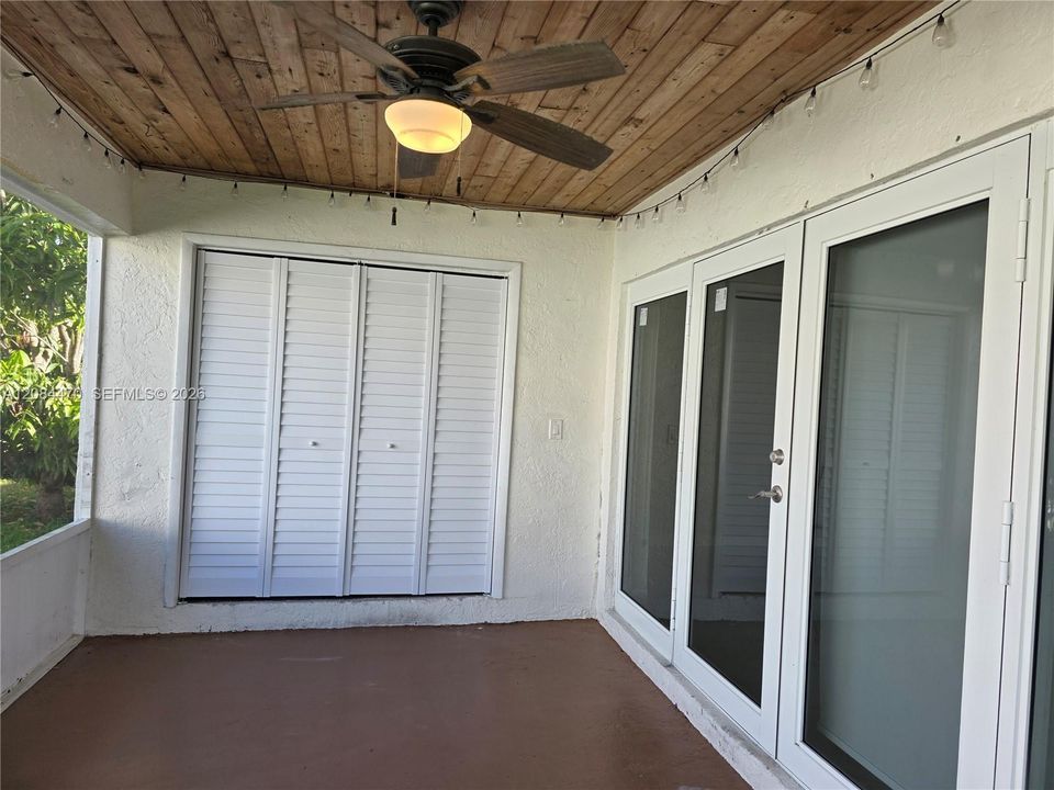 For Rent: $3,200 (3 beds, 2 baths, 1241 Square Feet)
