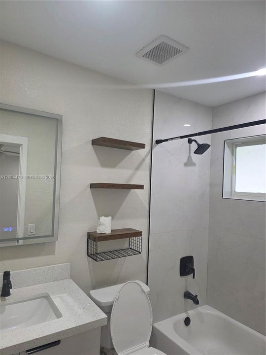 For Rent: $3,200 (3 beds, 2 baths, 1241 Square Feet)