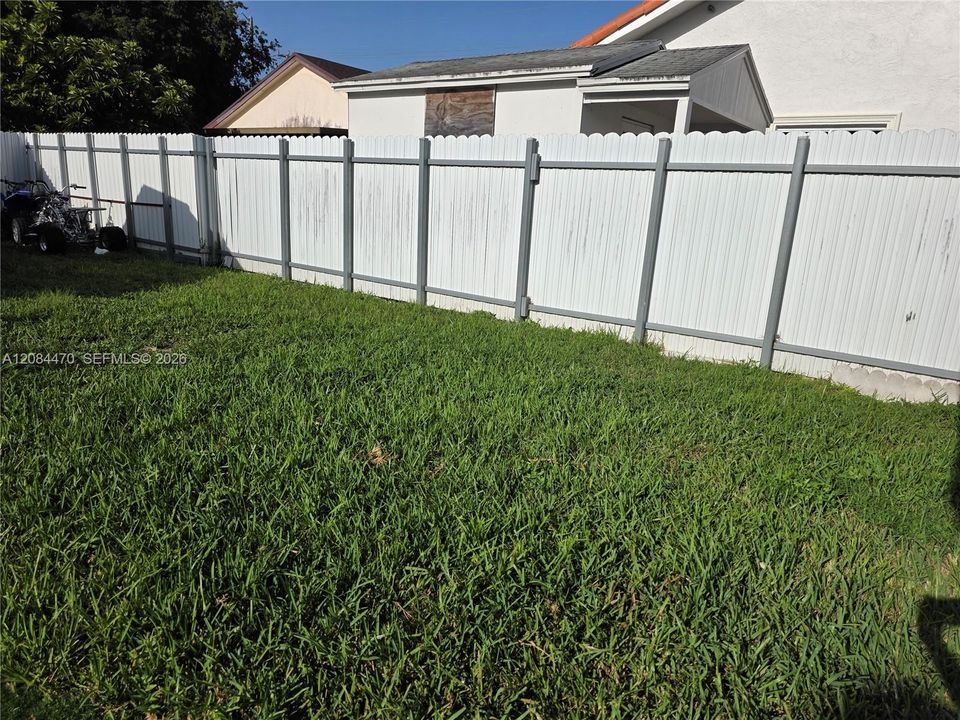 For Rent: $3,200 (3 beds, 2 baths, 1241 Square Feet)