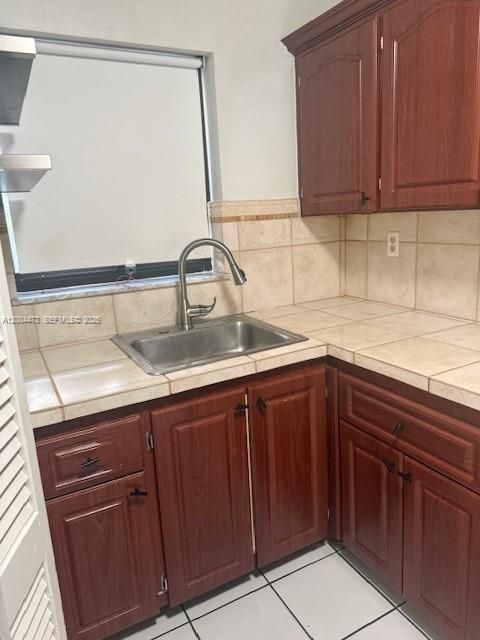 В аренду: $2,050 (2 спален, 1 ванн, 720 Квадратных фут)