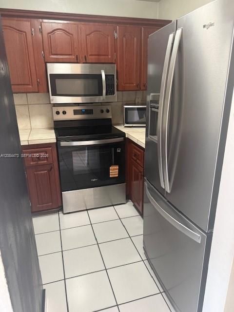 В аренду: $2,050 (2 спален, 1 ванн, 720 Квадратных фут)