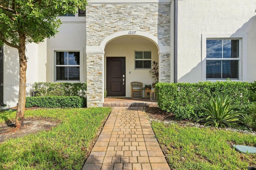 For Sale: $495,000 (3 beds, 2 baths, 1483 Square Feet)