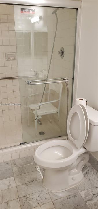 В аренду: $2,200 (2 спален, 2 ванн, 1044 Квадратных фут)