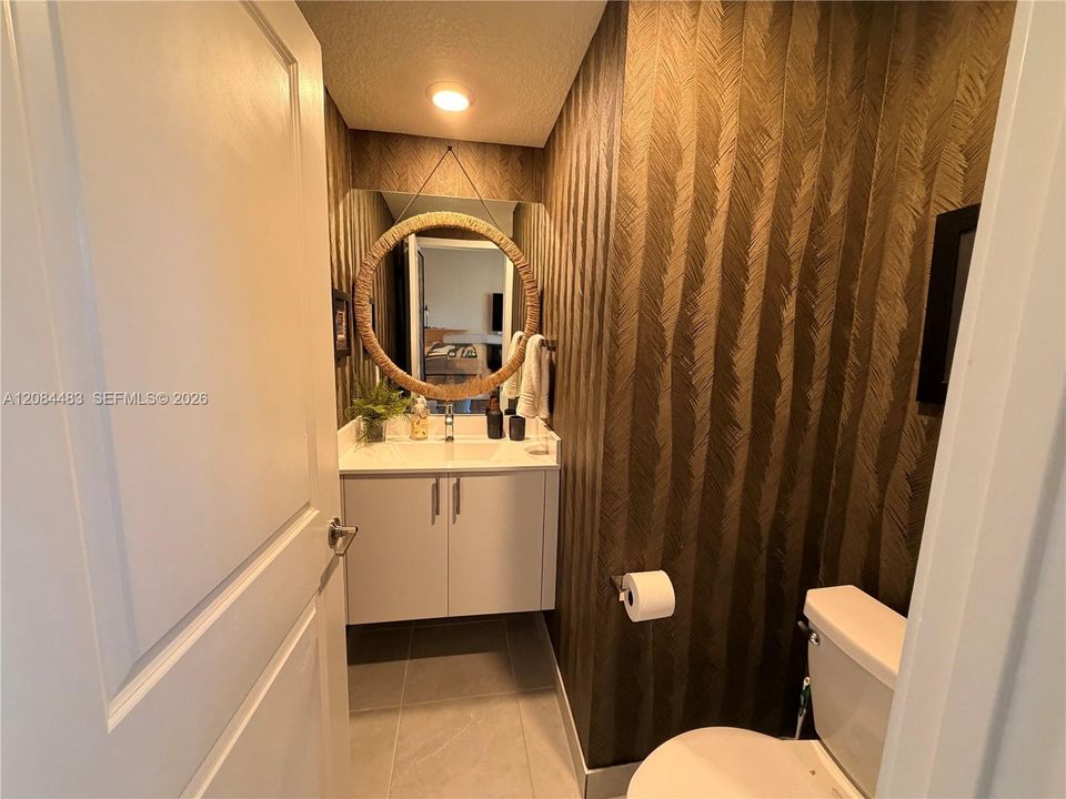 En Venta: $889,000 (3 camas, 2 baños, 1604 Pies cuadrados)
