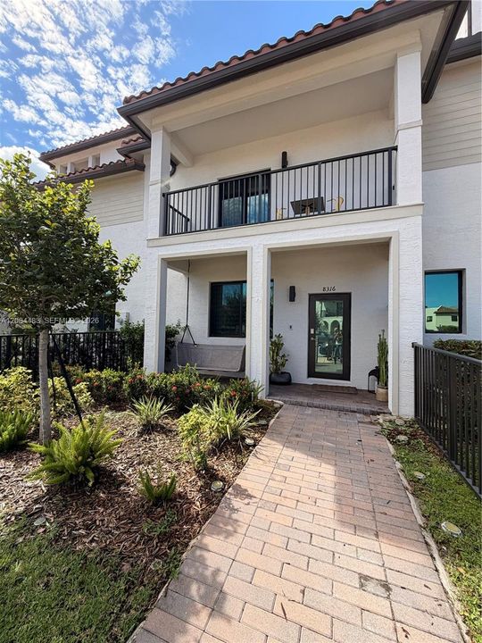 En Venta: $889,000 (3 camas, 2 baños, 1604 Pies cuadrados)