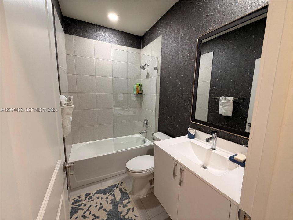 En Venta: $889,000 (3 camas, 2 baños, 1604 Pies cuadrados)