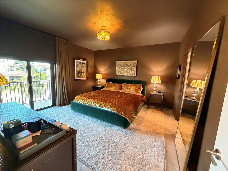 En Venta: $889,000 (3 camas, 2 baños, 1604 Pies cuadrados)