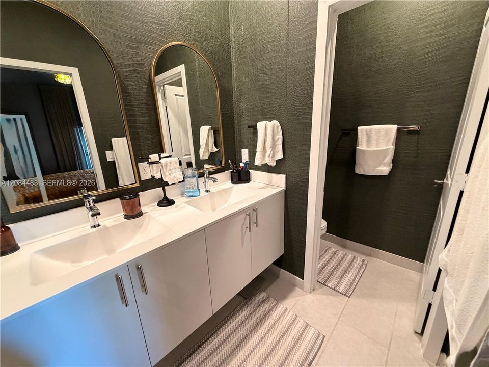 En Venta: $889,000 (3 camas, 2 baños, 1604 Pies cuadrados)