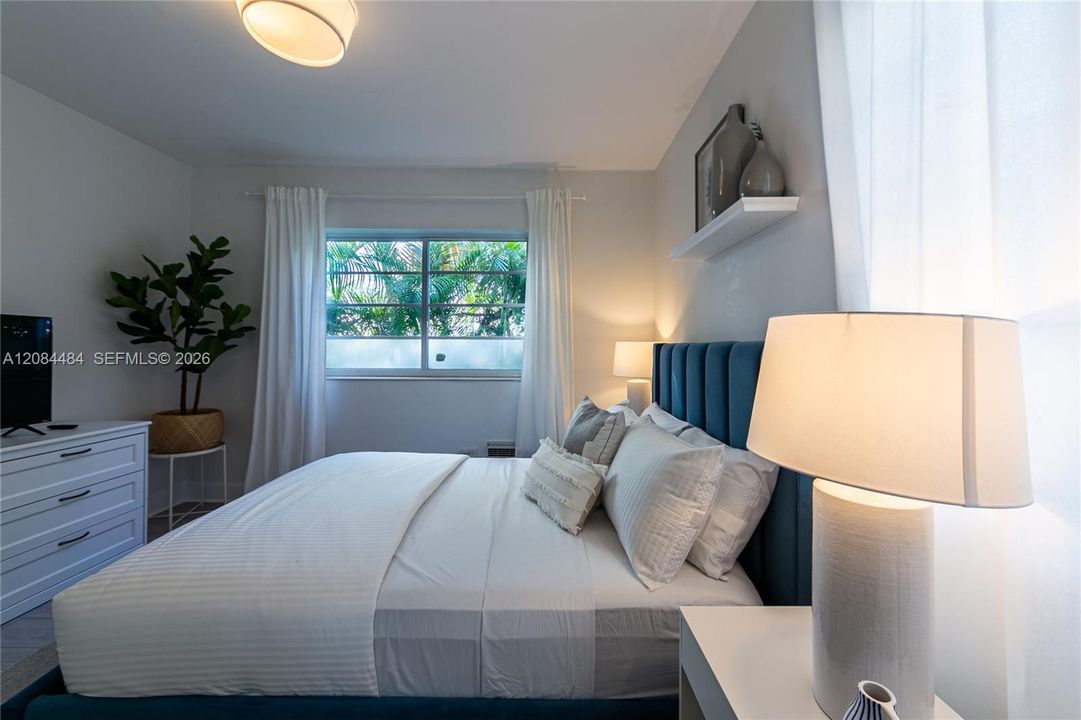 For Rent: $3,000 (2 beds, 1 baths, 850 Square Feet)