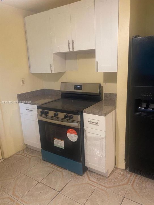 В аренду: $2,200 (2 спален, 1 ванн, 2372 Квадратных фут)