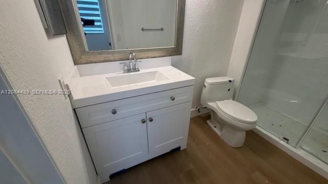 For Rent: $2,300 (2 beds, 2 baths, 1065 Square Feet)