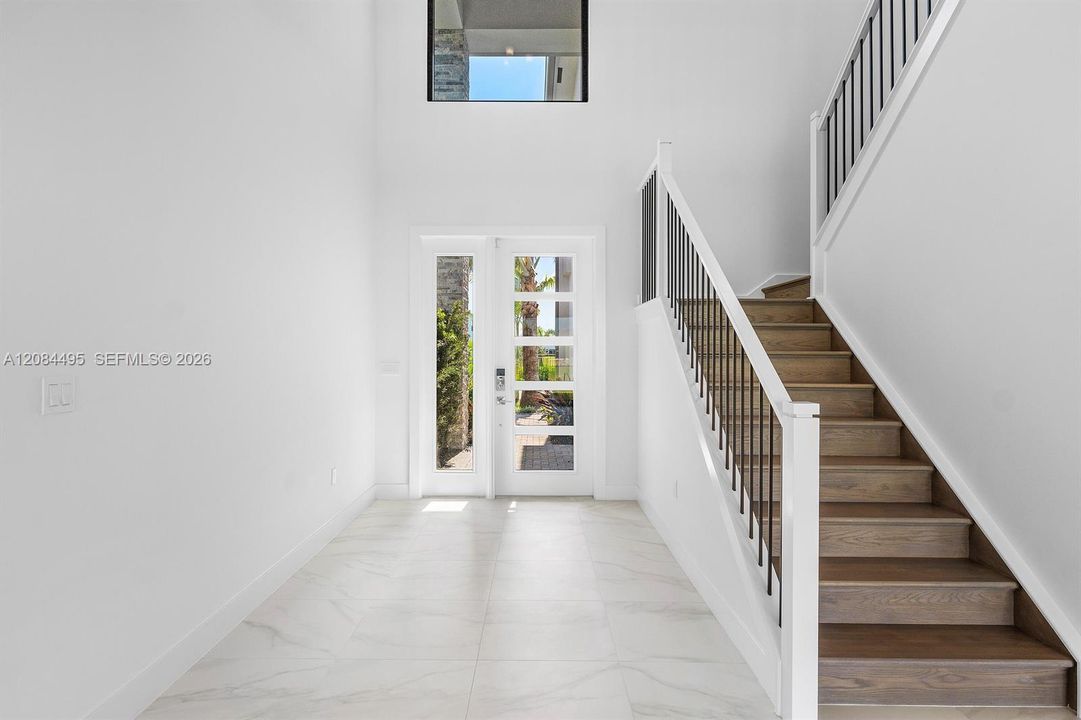 For Sale: $2,399,999 (5 beds, 5 baths, 3687 Square Feet)