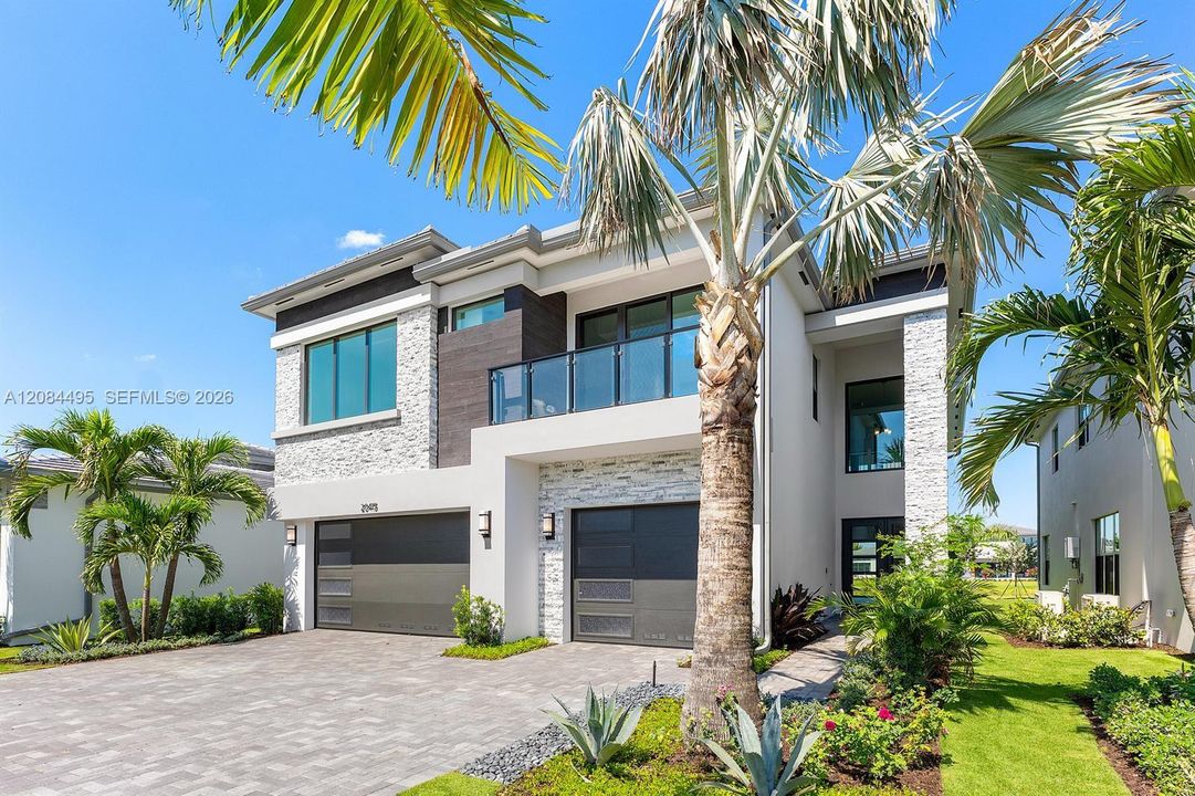 For Sale: $2,399,999 (5 beds, 5 baths, 3687 Square Feet)