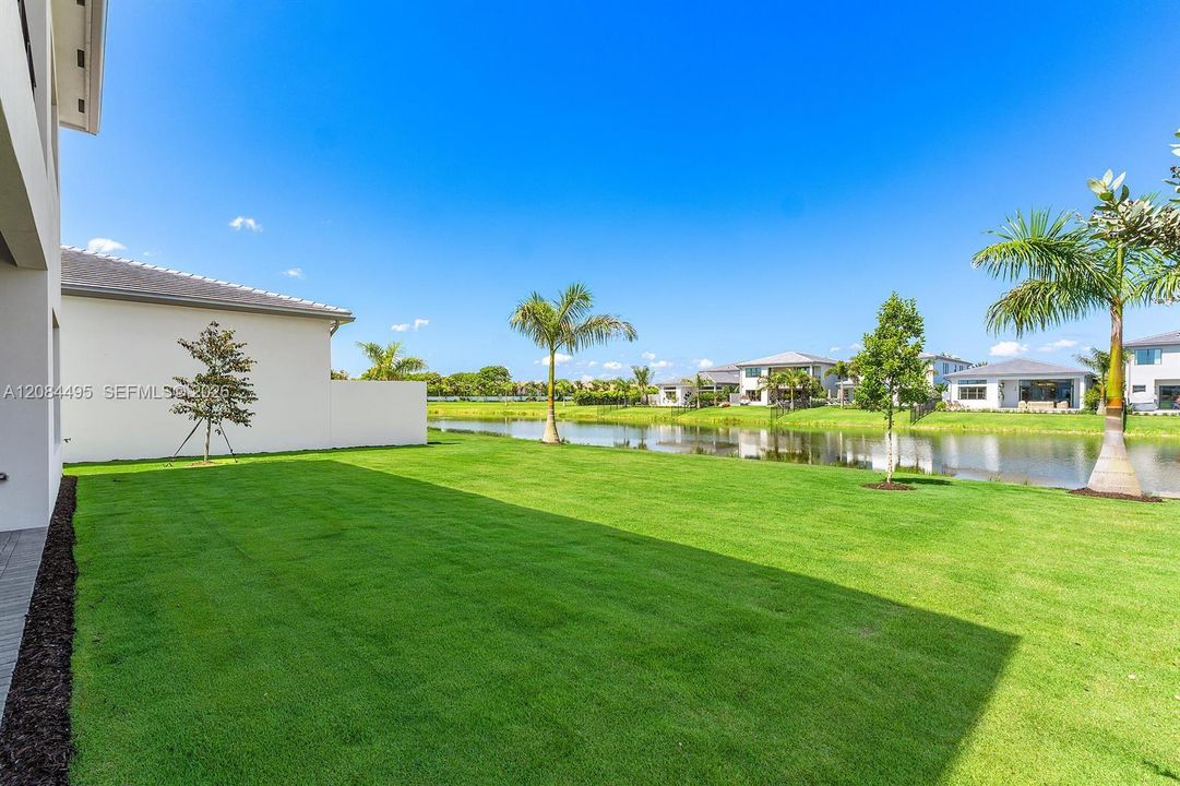 For Sale: $2,399,999 (5 beds, 5 baths, 3687 Square Feet)