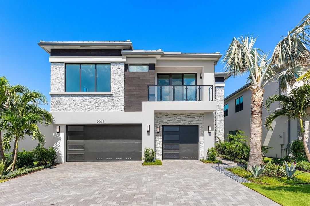 For Sale: $2,399,999 (5 beds, 5 baths, 3687 Square Feet)