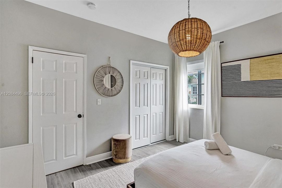 For Rent: $4,200 (2 beds, 2 baths, 900 Square Feet)